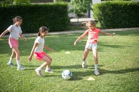 足球——意甲：AC米兰胜科莫