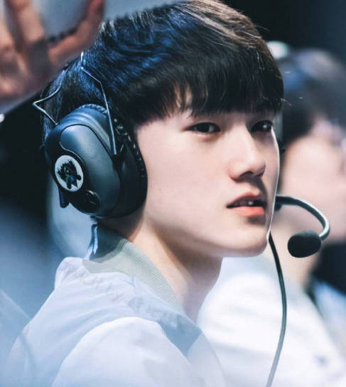 己飞翔人生 己飞翔人生