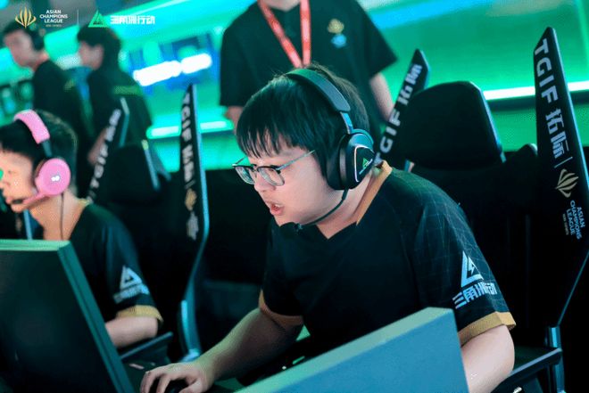 但他們在下 但他們在下